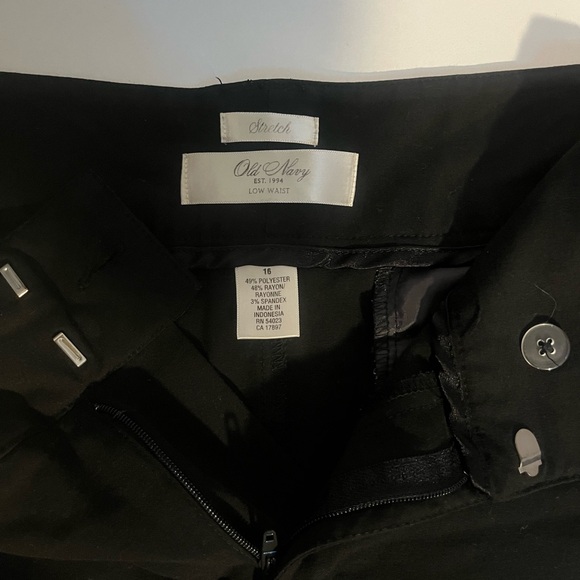 Old Navy black, dressy Bermuda style shorts - Picture 3 of 3